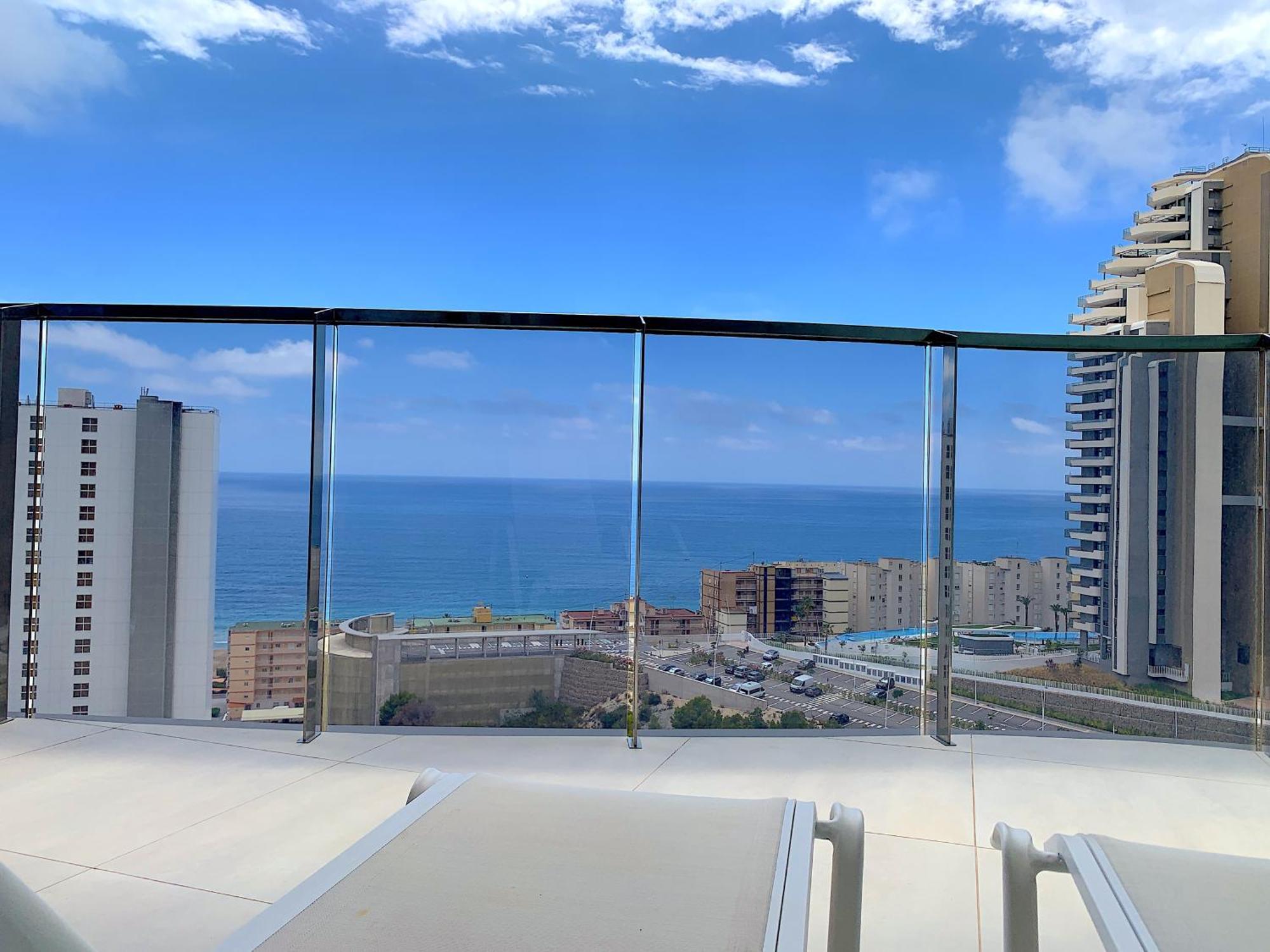 Lujoso Apartament Con Impresionantes Vistas Al Mar Benidorm Buitenkant foto